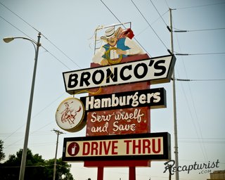 These Amazing Vintage Signs Are a Blast from America's Past - Photo 6 of 9 -