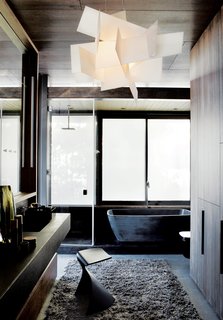 A Sophisticated Penthouse in Cape Town - Photo 5 of 6 -