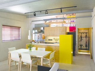 Compact Australian Home Clad in Steel and Concrete - Photo 2 of 10 -