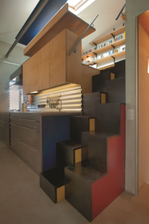Compact Australian Home Clad in Steel and Concrete - Photo 5 of 10 -