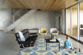 Angular Modern Beach House in Florida - Photo 4 of 10 -