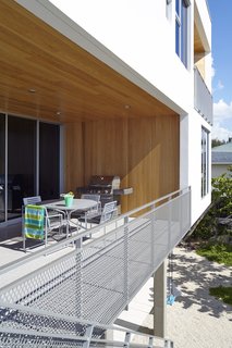 Angular Modern Beach House in Florida - Photo 3 of 10 -