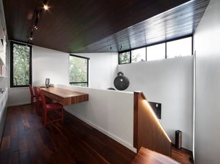 Near Montreal, a House Connects With Its Surroundings - Photo 4 of 7 -