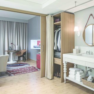 First-Ever Virgin Hotel Opens Stateside in Chicago - Photo 3 of 8 -