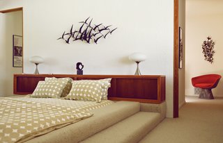Photographer Q&A: JUCO - Photo 7 of 8 - A McKenzie-designed bed and a retro wall-hanging in one of the bedrooms at Borrego Springs.