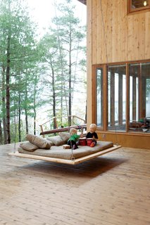 Four Friends Joined Forces to Realize This Idyllic Forest Retreat Outside Toronto - Photo 2 of 14 -
