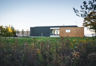 Modern Lakeside Retreat Stripped Down to the Basics - Photo 11 of 11 -