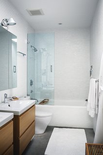 Modern Lakeside Retreat Stripped Down to the Basics - Photo 6 of 11 -