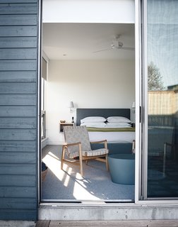 Modern Lakeside Retreat Stripped Down to the Basics - Photo 9 of 11 -