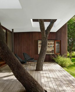 A Sensitive Modern House in Austin, Texas - Photo 3 of 7 -