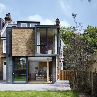 Milman Road Renovation<br><br>"What struck us as funny was the corner bay window," says architect Oliver Barsoum. "It’s almost like you’re surrounded by glass on all sides. That’s where the project began." The vision became playing with and pushing that window into three dimensions.<br><br>Photos by Syte Architecture