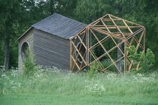 Construction photo of the NOA cabin.