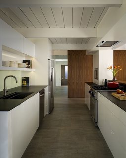 A Renovated Eichler Home in San Rafael, California - Photo 3 of 9 -