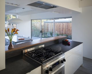 A Renovated Eichler Home in San Rafael, California - Photo 4 of 9 -