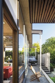 A Blissful Retreat Replaces a Scrap-Filled Yard in Seattle - Photo 4 of 7 -