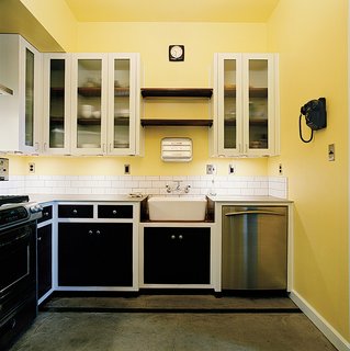 Almost every element of the interior—from the kitchen cabinetry to the art on the walls—was created by Dollahite himself.