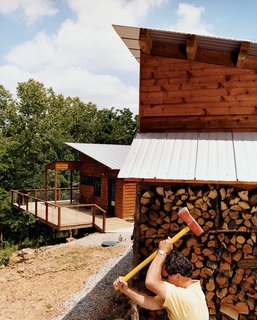 Berryville, Arkansas, where Jelle Kiesling’s vacation house is located, may be the self-proclaimed turkey capital of America, but here he’s seen chopping wood—not getting ready for Thanksgiving.