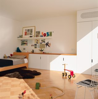 The boys’ bedroom is compact while providing room for sleep as well as study.