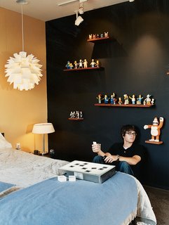 Upstairs, the clutter-free bedrooms of Segal’s teenagers reflect their father’s less-is-more ethos.