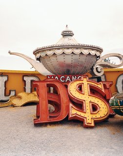 Living Las Vegas - Photo 3 of 8 -