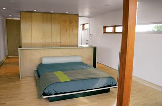 Building Green in Santa Monica - Photo 4 of 5 - The simplicity of the design is complemented by the unfussy use of materials, including the exposed edges of the bedroom furniture and paint-free drywall.