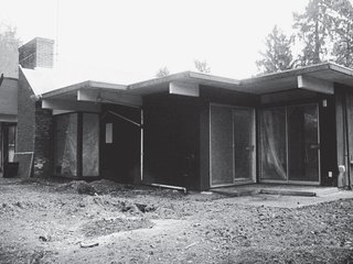 A Mid-Century Modern Home in Southwest Portland - Photo 2 of 15 -