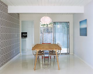 A Mid-Century Modern Home in Southwest Portland - Photo 5 of 15 -