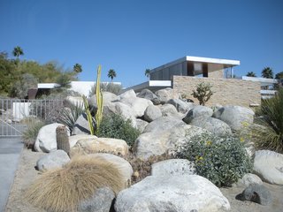 In the 1940s, Edgar J. Kaufmann, a Pittsburgh department store giant and the same Kaufmann who commissioned Frank Lloyd Wright to build his Falling Water home in Pennsylvania, asked architect Richard Neutra to built a vacation home for his family in Palm Springs. The resulting home is now one of Neutra’s best-known works.