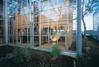 Low-Tech Utopia - Photo 3 of 4 -