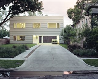 48' House by Interloop Architecture (Dawn Finley and Mark Wamble). Photo by Daniel Hennessey