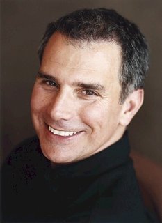 Preview: Arthur Rubinfeld - Photo 2 of 5 -