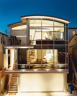"It didn’t bother me to do a house with a lot of things half the size of what people think is normal," John Picard says of his half-lot home in Manhattan Beach. The home’s steel frame offers a maximum expanse of glass. Because of the small footprint, Picard wanted every inch of the living space to be usable—which is made possible by the steel frame and a service core that runs the entire height of the building.