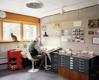 The bottom floor of Maison Amtrak hosts Cohen’s office, a guest room that doubles as Sally's office, the mechanical systems, and storage space. Though the bottom floor is set below grade, windows look out just a few feet above the ground, allowing lots of light in.