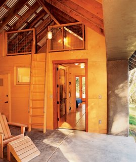 Hay Is for Horses, Straw Is for Houses - Photo 4 of 5 - With temperatures exceeding 100 degrees in the summer, energy-efficient climate control was central to the design.
