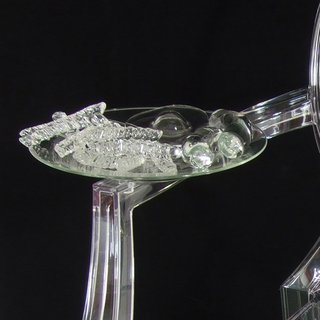 Thelermont Hupton's translucent plate, up close.