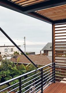With almost as much area dedicated to decks as to interiors, Peter Dwares’s house is truly made for outdoor enjoyment.