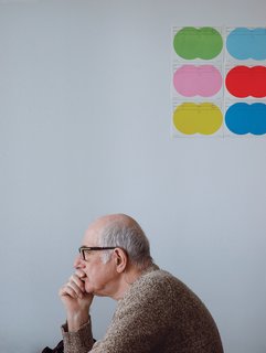 Limitations—even in choice of wardrobe—fuel the creative fires of Dutch master Karel Martens. His influential graphic design career spans nearly half a century, and he continues to explore new ground.