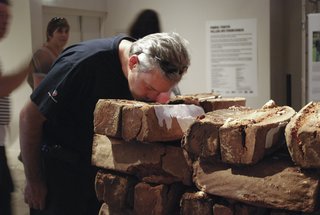 The Tallest Cake in the World - Photo 2 of 6 -