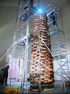 The Tallest Cake in the World - Photo 4 of 6 -