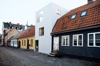 As you ascend towards the roof, the house becomes increasingly transparent.