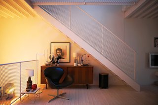 The ever-changing daylight, plus the use of curtains and lighting options, means that Ahlgren and Lökaas enjoy a variety of different atmospheres.