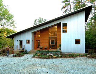 This modest modern house designed by Studio B Architecture is the happy result for one family on the increasingly common mission to construct a well designed, well built, sustainable, comfortable and sensible home on an ordinary budget.