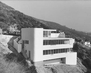 Shulman’s 1936 photographs of Richard Neutra’s Kun house launched his career. Brought to the house by one of the architect’s assistants, Shulman, then merely a photography and architecture buff, brought along his Kodak Vest Pocket 127-format camera and shot the home while it was still under construction. Upon seeing the photos, Neutra said that they "revealed the essence of my design" and asked Shulman to photograph more of his houses. "That day I became a photographer," Shulman said. © J. Paul Getty Trust. Used with permission. Julius Shulman Photography Archive, Research Library at the Getty Research Institute (2004.R.10)