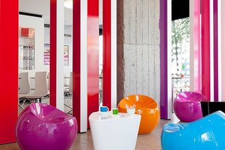 A Pantone Hotel for the Color-Obsessed - Photo 3 of 10 -