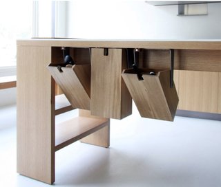 The Pivot-Storage System keeps your utensils where you need them, without taking up much-valued counter space.
