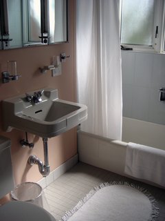 Another retro bathroom in the house. Photo by Diana Budds.