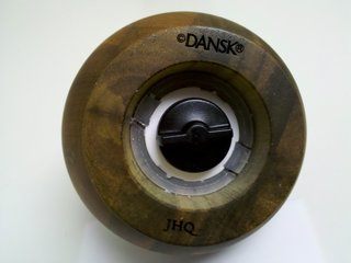 Each mill is marked with both the Dansk name and Quistgaard's initials.