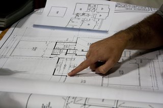 How to Work With an Architect - Photo 4 of 5 - Here, an architect and client get into the nitty gritty. 