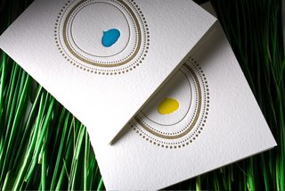 An alternate version is even more stripped-down, so the color in the center packs greater punch.