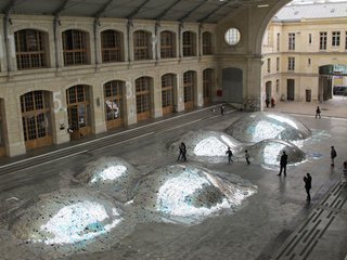 A wider view of the 5,382-square-foot gallery.